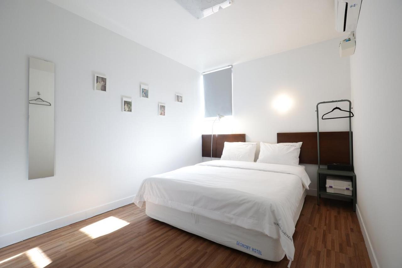 Ekonomy Haeundae Hostel Puszan Kültér fotó