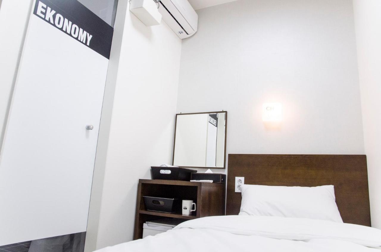 Ekonomy Haeundae Hostel Puszan Kültér fotó