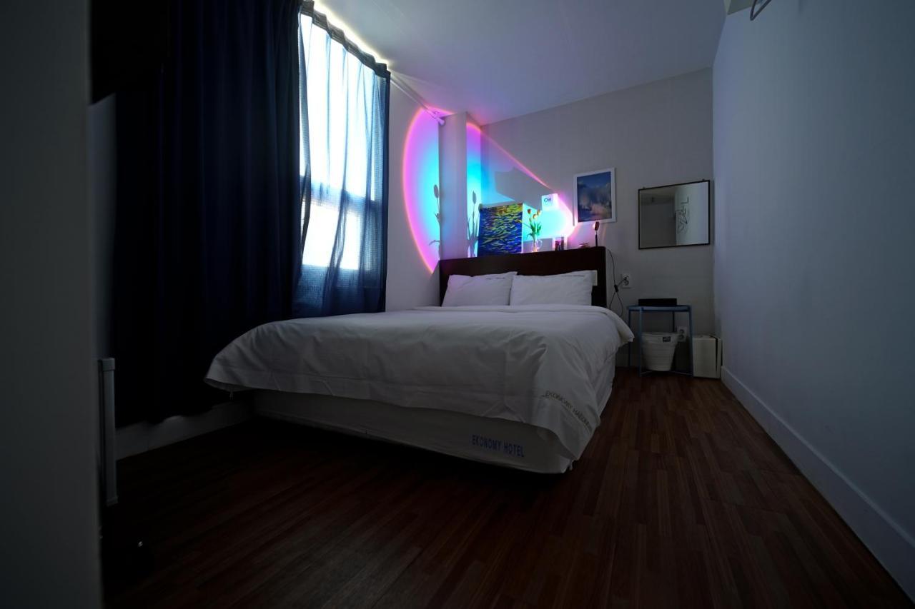 Ekonomy Haeundae Hostel Puszan Kültér fotó