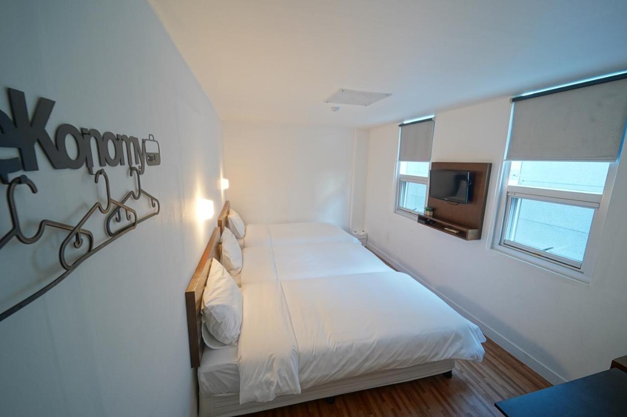 Ekonomy Haeundae Hostel Puszan Kültér fotó