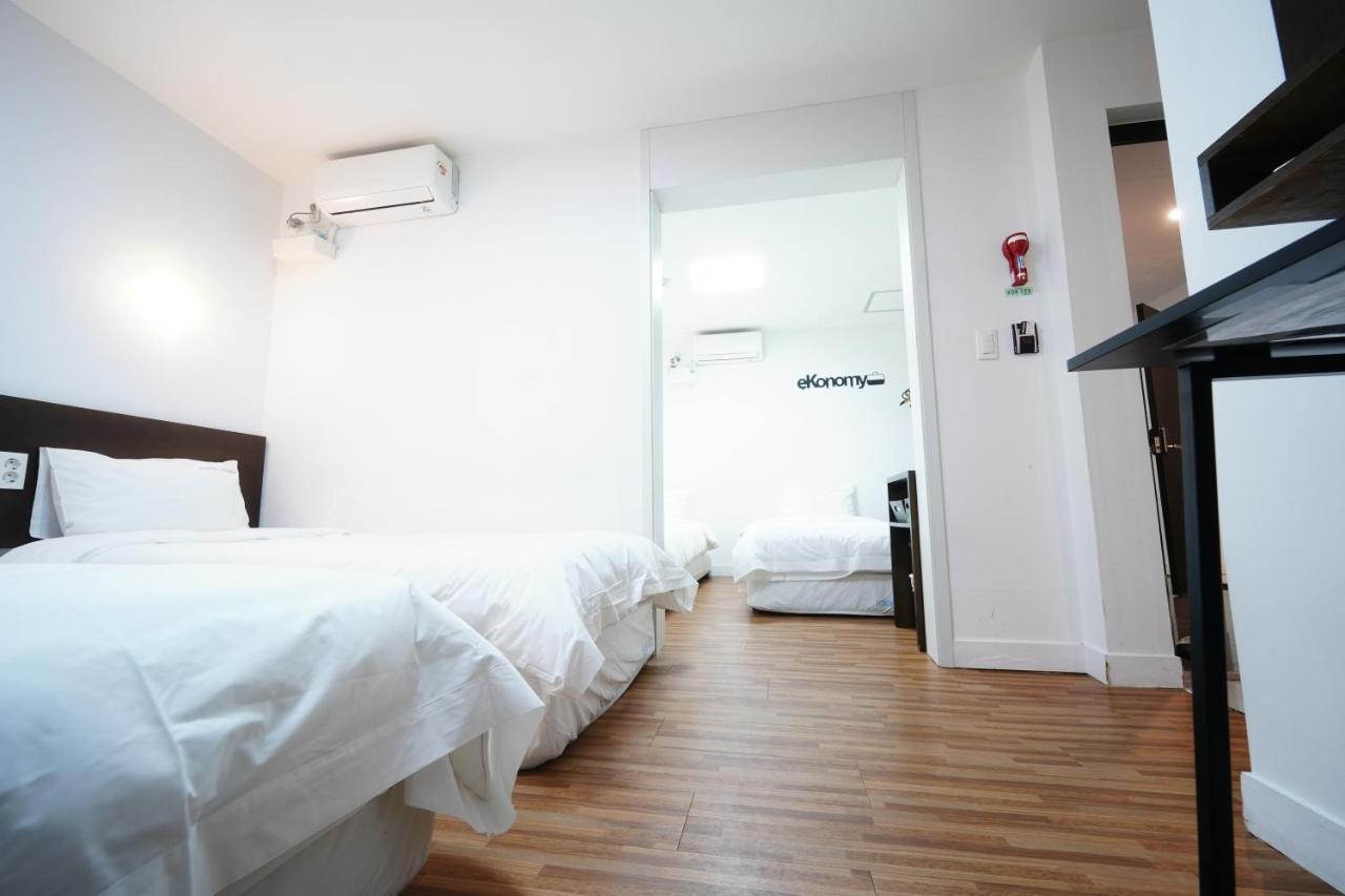 Ekonomy Haeundae Hostel Puszan Kültér fotó